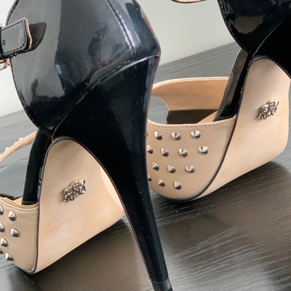 *DONATED* Rock & Republic Platform Heel Studded - Picture 9 of 14